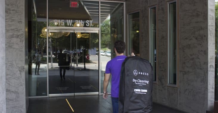 5 Reasons Austinites Should Use a Dry Cleaning Delivery Service